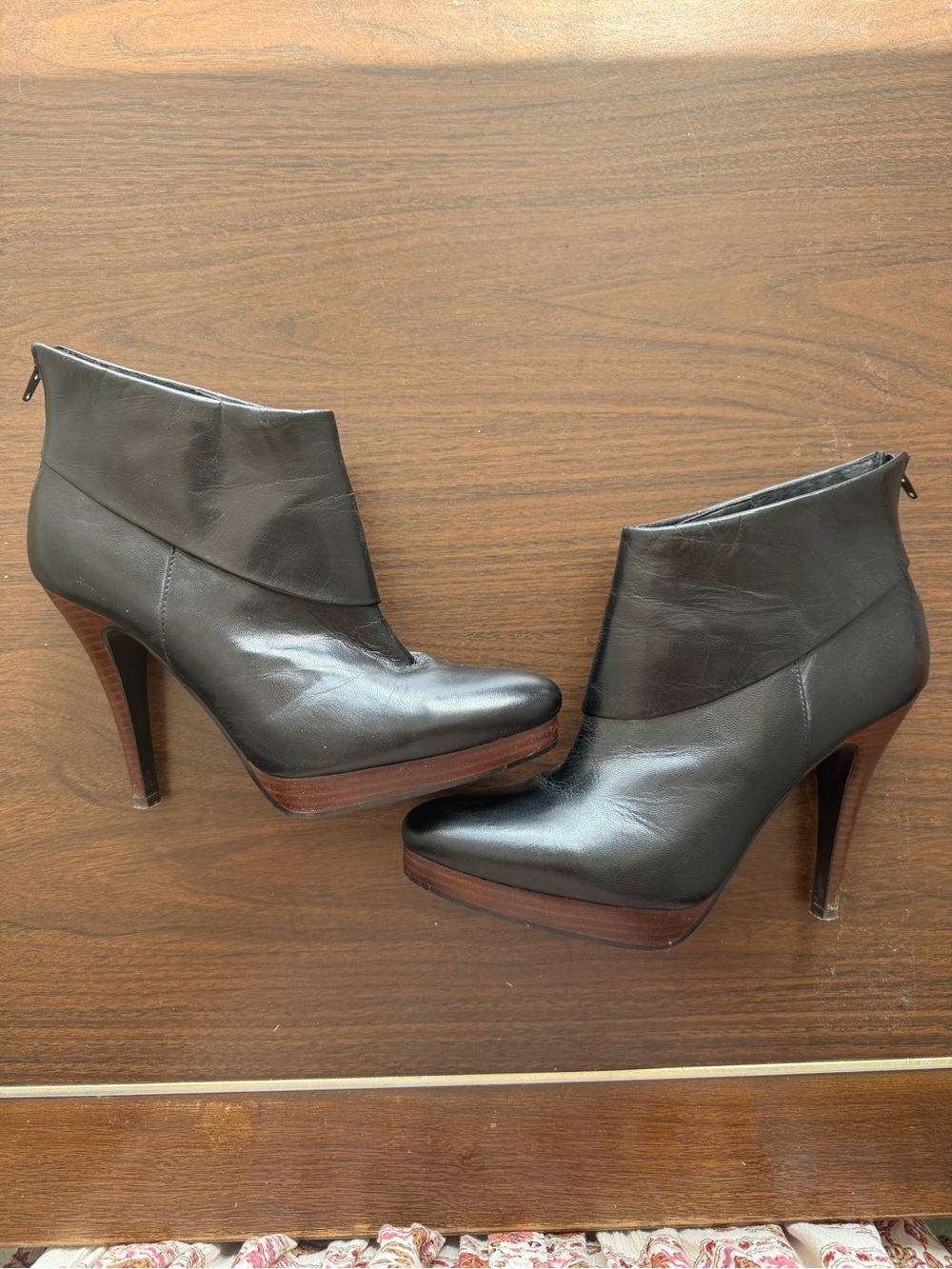Steve Madden Trishia Bootie, Black Leather - size 9.5
